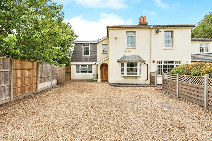 4 Bedroom Cottage For Sale In Farm Cottages, Emsworth Road, Hampshire, PO9