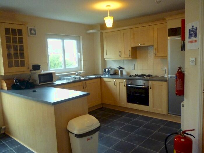 4 Bedroom Flat To Rent In Larch Street, West End, Dundee, DD1