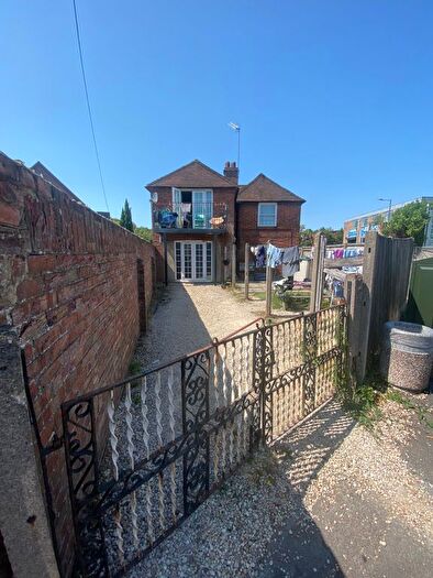 2 Bedroom Flat To Rent In Abbey Barn Road, High Wycombe, HP11