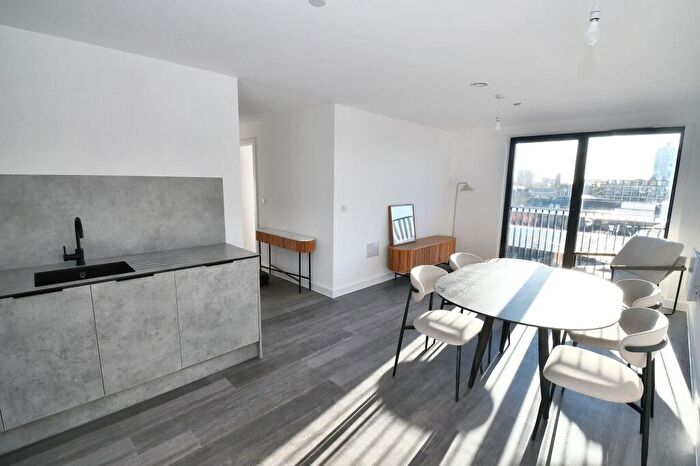 2 Bedroom Flat For Sale In Berkeley Square, Ordsall Lane, Salford, M5