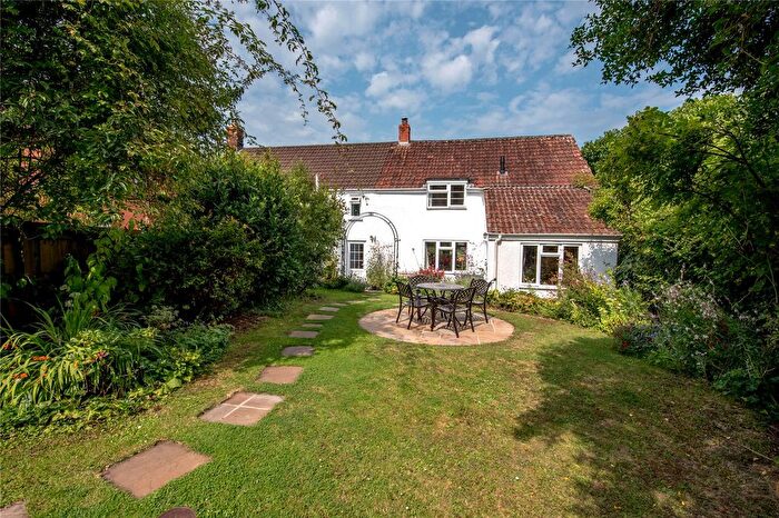 3 Bedroom Semi-Detached House For Sale In Bradford On Tone, Taunton, Somerset, TA4