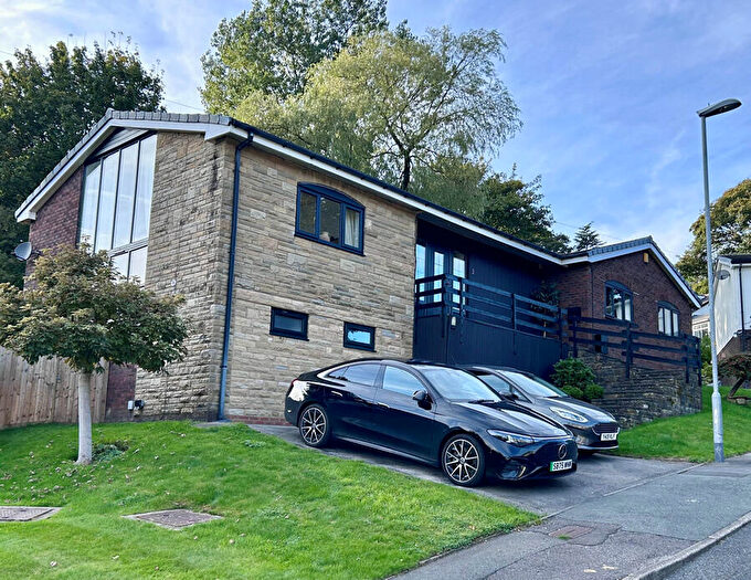4 Bedroom Detached House For Sale In Manor Close, Grasscroft, Oldham, OL4
