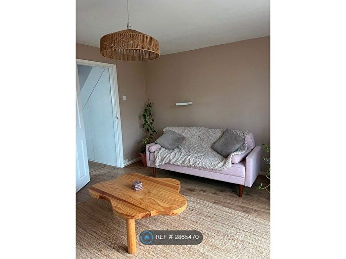 2 Bedroom Flat To Rent In Amblecote House, Cambridge, CB1