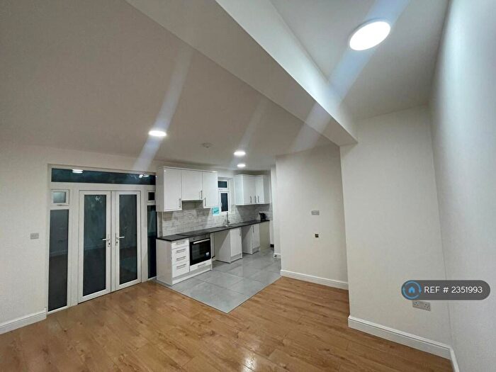 4 Bedroom Semi-Detached House To Rent In Wickham Lane, London, SE2