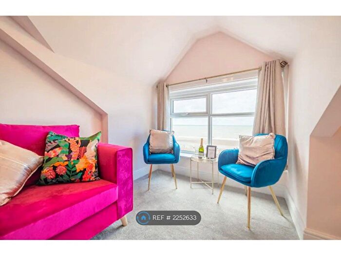2 Bedroom Flat To Rent In South Promenade, Thornton-Cleveleys, FY5