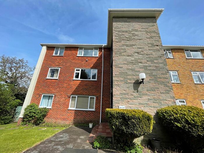 2 Bedroom Flat To Rent In Portswood Drive, BH10