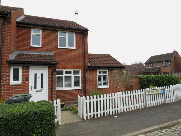 3 Bedroom End Of Terrace House To Rent In The Penstocks, Maidstone, ME15