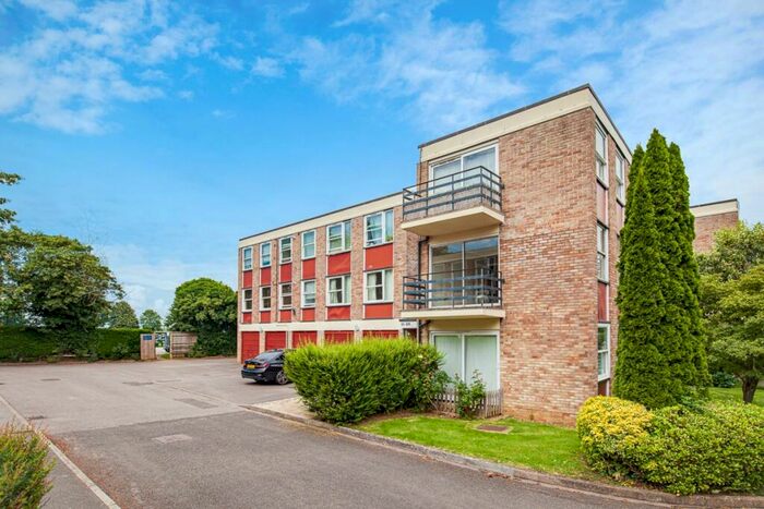 2 Bedroom Apartment To Rent In Park Close, Oxford, OX2