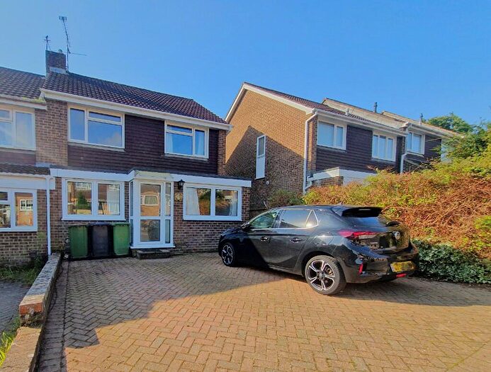 3 Bedroom Semi-Detached House To Rent In Batchelor Green, Bursledon, SO31