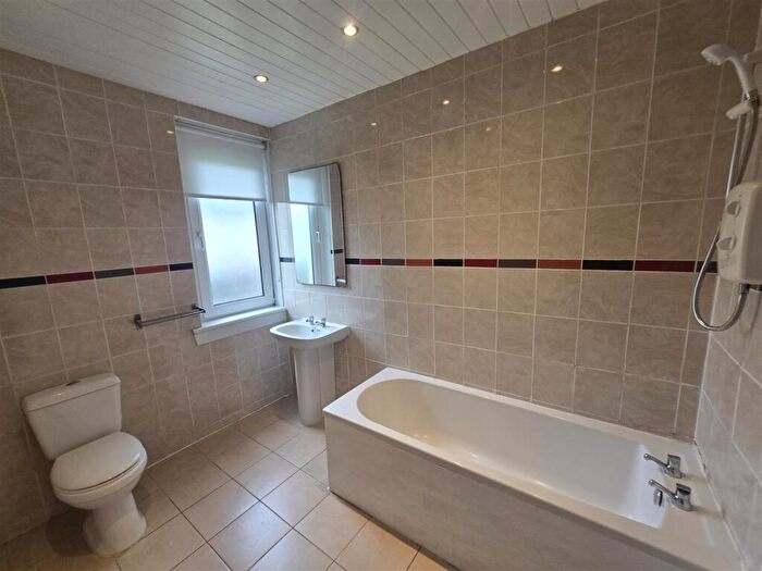 2 Bedroom Flat To Rent In Shand Street, Wishaw, ML2