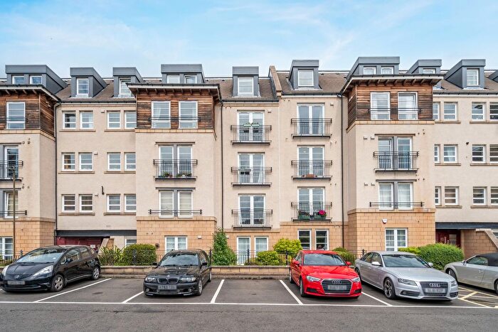 2 Bedroom Flat For Sale In / Powderhall Rigg, Edinburgh, EH7