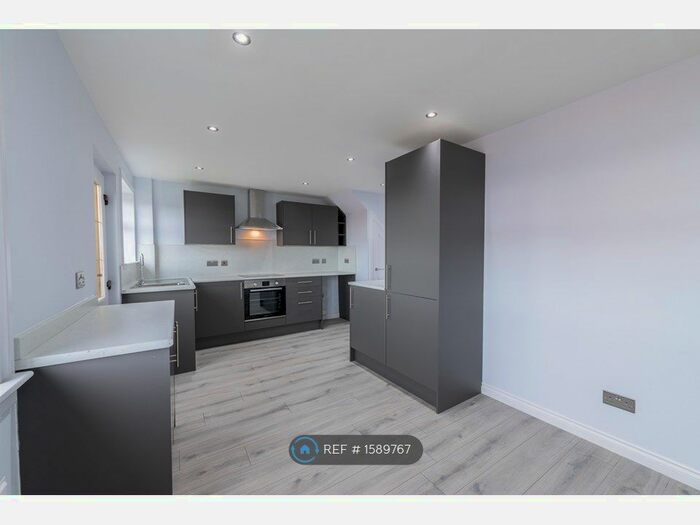 3 Bedroom Semi-Detached House To Rent In Gilmour Avenue, Clydebank, G81