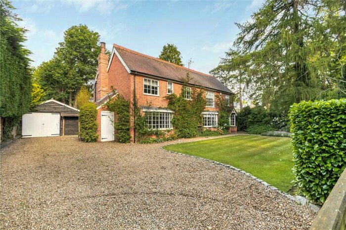 5 Bedroom Detached House For Sale In Mill Road, Shiplake, Henley-on-Thames, Oxfordshire, RG9