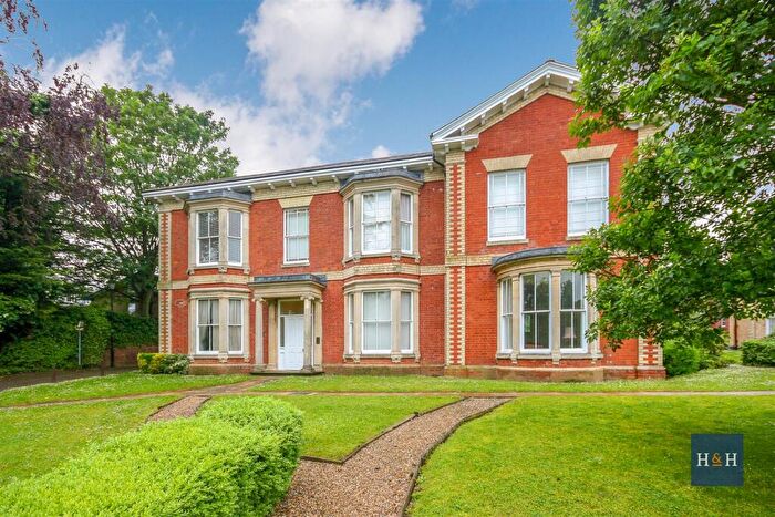 2 Bedroom Apartment To Rent In Duplex Apartment, Cliftonville -, NN1