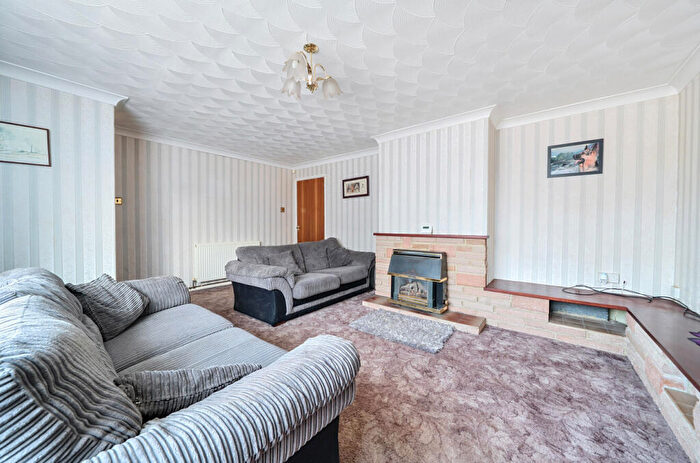 3 Bedroom End Of Terrace House For Sale In Burghclere Road, Havant, Hampshire, PO9
