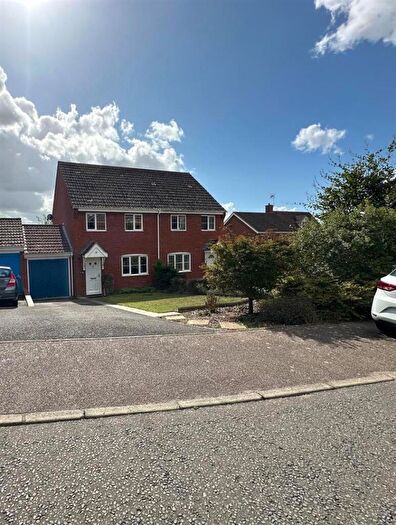 3 Bedroom Semi-Detached House For Sale In Swan Close, Stowmarket, IP14