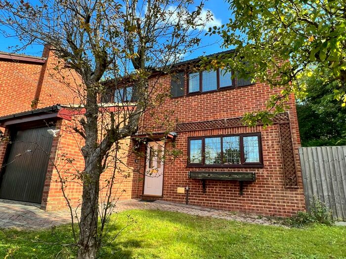 4 Bedroom Detached House To Rent In Chineham, Basingstoke, Hampshire, RG24