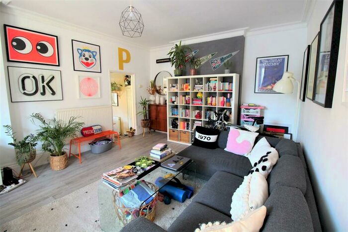 2 Bedroom Apartment To Rent In Osborne Road, Southsea, PO5