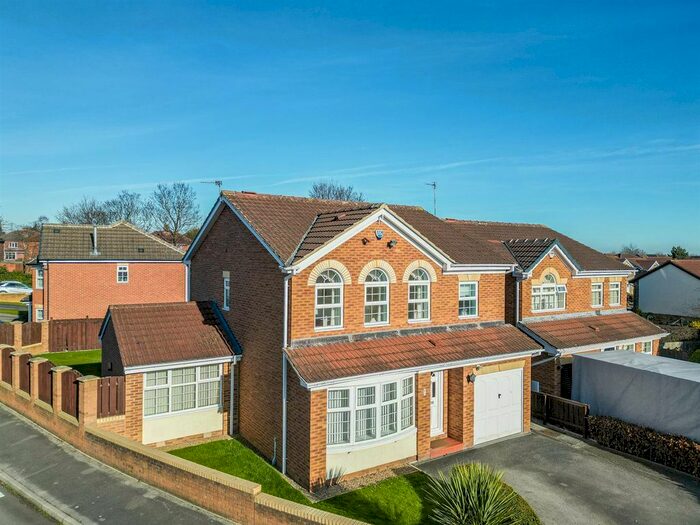 4 Bedroom Detached House For Sale In The Mount, Wrenthorpe, Wakefield, WF2