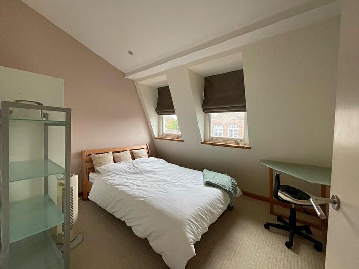 1 Bedroom Flat To Rent In Hampstead Road, Euston, London, NW1