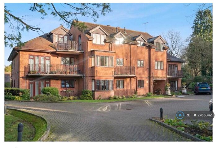 2 Bedroom Flat To Rent In Gladesmere Court, Northwood, HA6