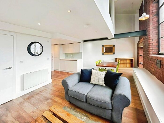 2 Bedroom Flat To Rent In Crispin Lofts, Leeds, West Yorkshire, LS2