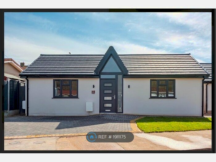 4 Bedroom Bungalow To Rent In Merlin Close, Bristol, BS9