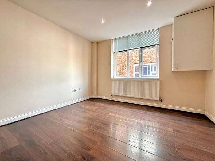 1 Bedroom Flat To Rent In Medway Street, Maidstone, ME14