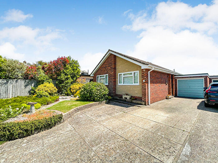 2 Bedroom Detached Bungalow For Sale In Peartree Close, Botley, SO32