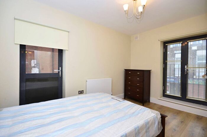 1 Bedroom Flat To Rent In Lodge Lane, North Finchley, London, N12