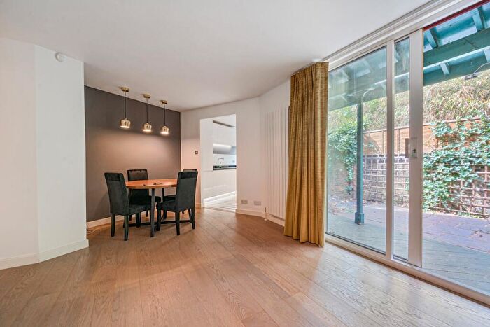 2 Bedroom Apartment To Rent In Bridgeport Place, Wapping, E1W