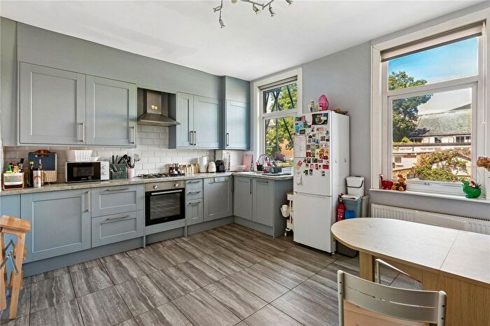 2 Bedroom Maisonette For Sale In Upper Tooting Road, London, SW17