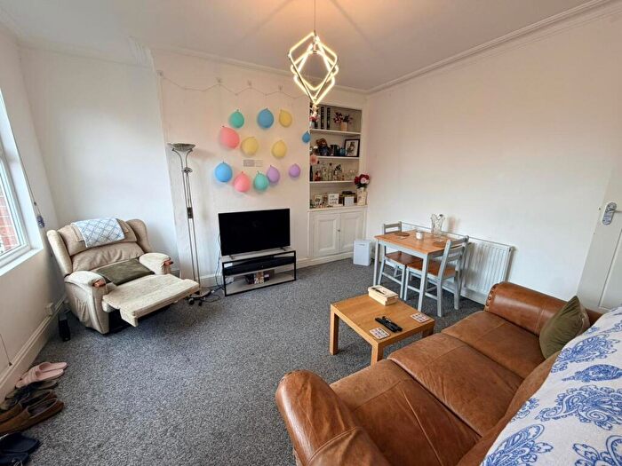 3 Bedroom Terraced House To Rent In Beechwood View, Leeds, West Yorkshire, LS4
