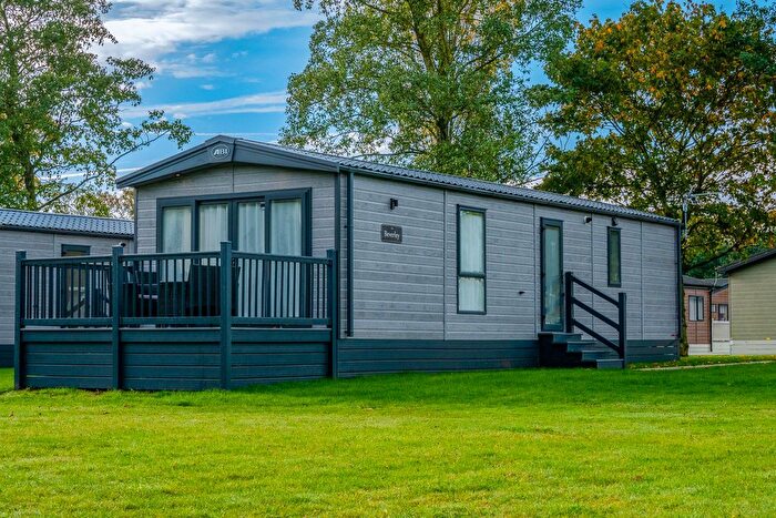 3 Bedroom Lodge For Sale In Allerthorpe, York, YO42