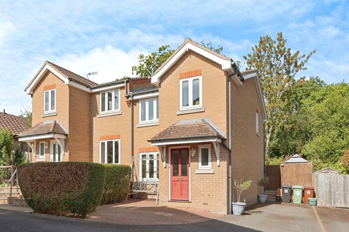 3 Bedroom Semi Detached House For Sale In Mulberry Close, Tunbridge Wells, Kent, TN4