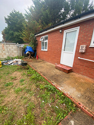 1 Bedroom Bungalow To Rent In Gardenia Avenue, LU3