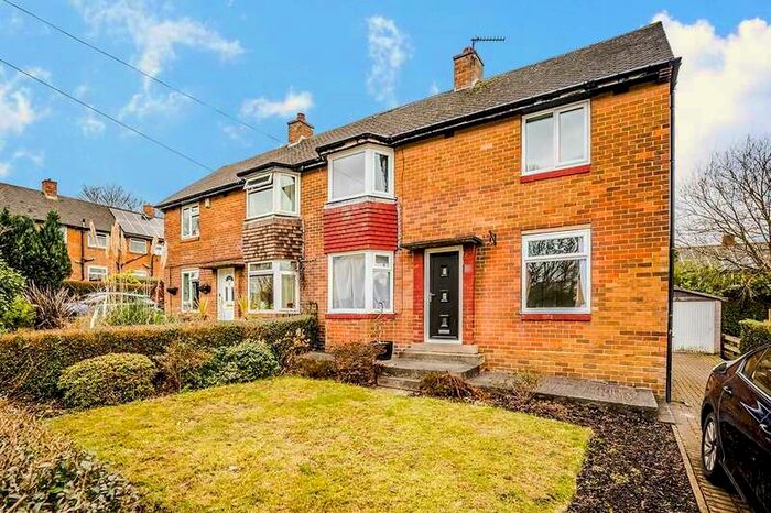 3 Bedroom Semi-Detached House To Rent In Willwood Avenue, Huddersfield, West Yorkshire, HD3