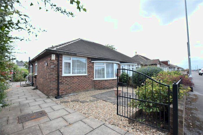 2 Bedroom Bungalow To Rent In Lulworth Avenue, Leeds, West Yorkshire, LS15