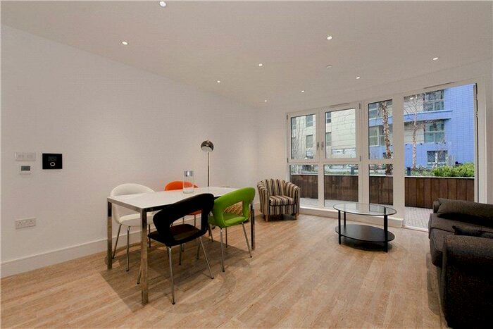 2 Bedroom Flat To Rent In Queensland Road, Islington, London, N7