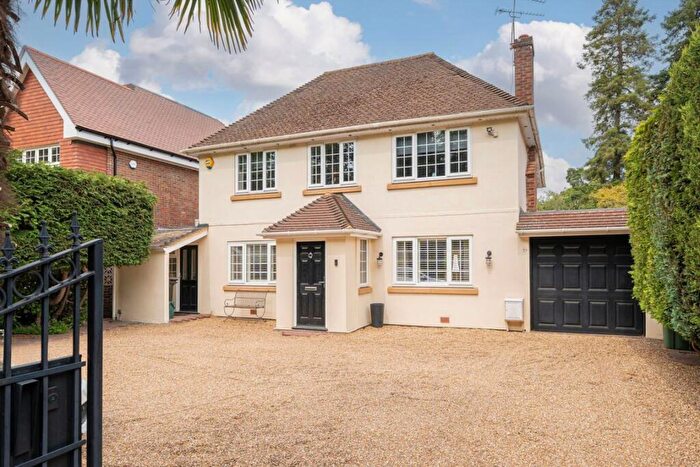 5 Bedroom Detached House For Sale In Queens Road, Weybridge, KT13