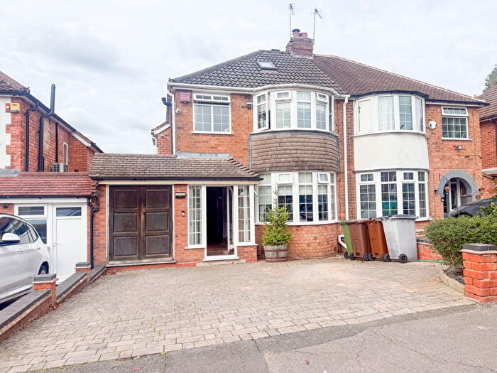 4 Bedroom Semi-Detached House For Sale In Berkekeley Road, Shirley, B90