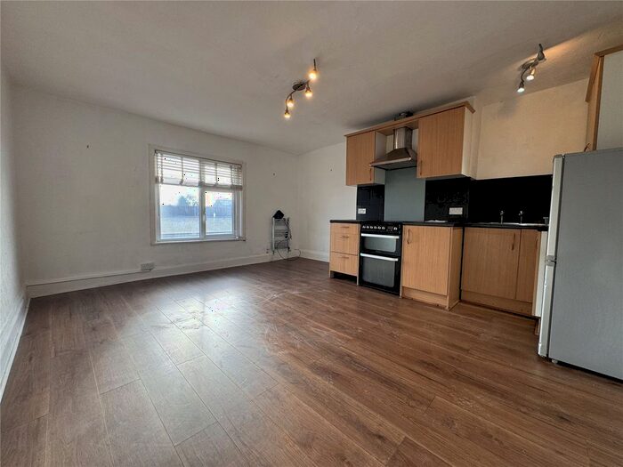 1 Bedroom Flat To Rent In Halifax Road, Rochdale, Greater Manchester, OL12