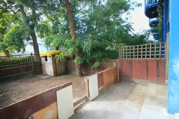 3 Bedroom Flat To Rent In Edward Street, Depford, SE8