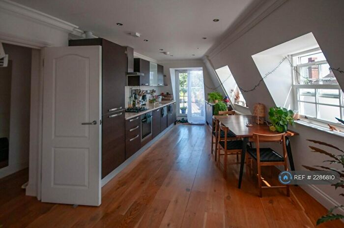 2 Bedroom Penthouse To Rent In Queens Crescent, London, NW5