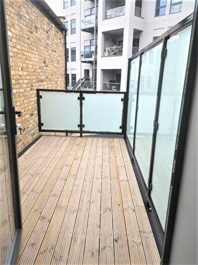 1 Bedroom Flat To Rent In Hare Street, Woolwich, SE18