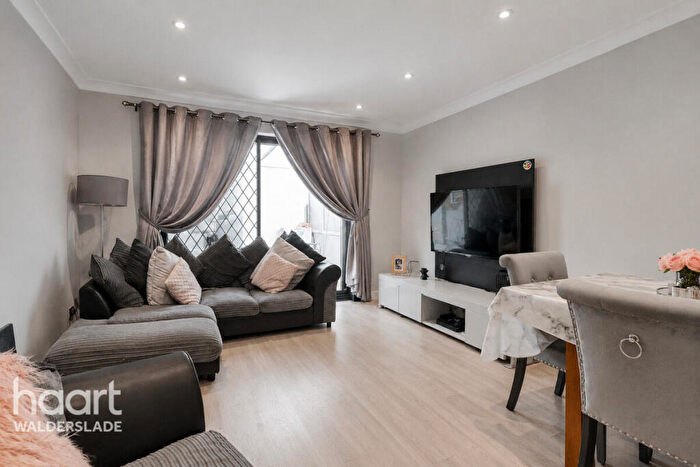 2 Bedroom Terraced House For Sale In Ramillies Close, Chatham, ME5