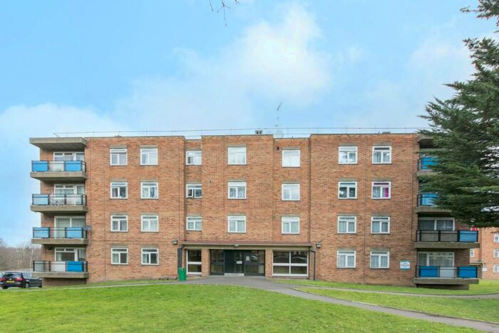 2 Bedroom Flat To Rent In Waterfall Road, Arnos Grove, London, N11