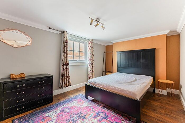 3 Bedroom Flat To Rent In George Street, Oxford, OX1