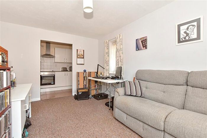 1 Bedroom Flat For Sale In Copperfields, Laindon, Basildon, Essex, SS15