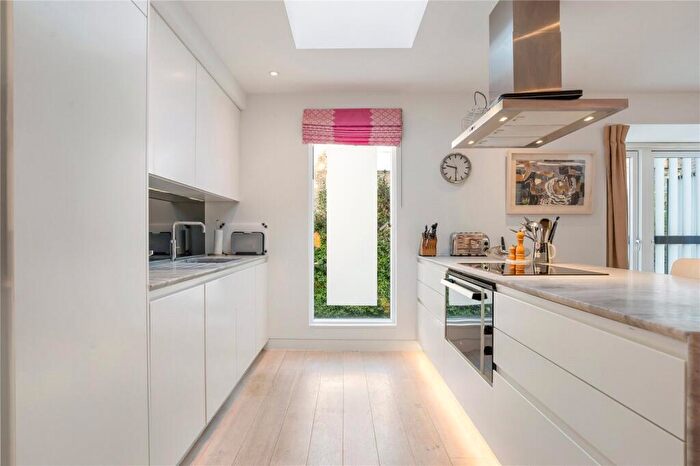 3 Bedroom Terraced House For Sale In River Street Mews, Clerkenwell, London, EC1R